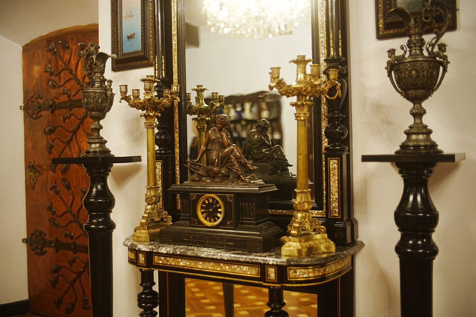 Art. History. Experience. – Descoperă arta de patrimoniu București în Casa Tătărăscu